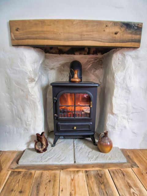Knocker Cottage Is A 3 Bedroom Made Up Of 1 Double Bedroom And 2 Small Double Bedrooms In Small Village 10 Min To Beaches Camborne Exterior foto