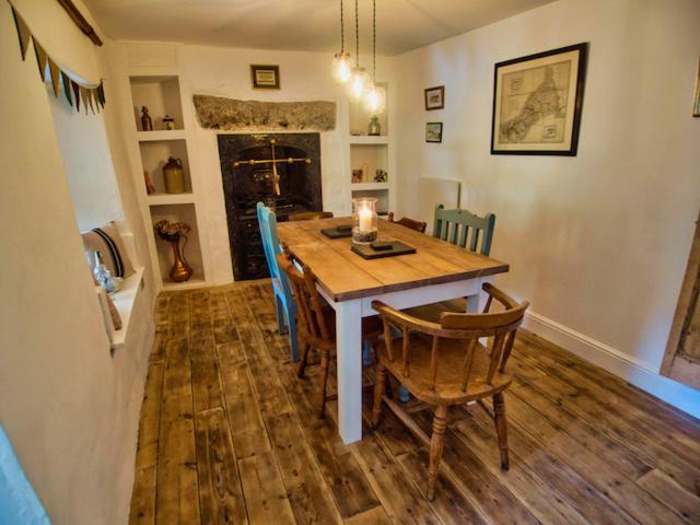 Knocker Cottage Is A 3 Bedroom Made Up Of 1 Double Bedroom And 2 Small Double Bedrooms In Small Village 10 Min To Beaches Camborne Exterior foto