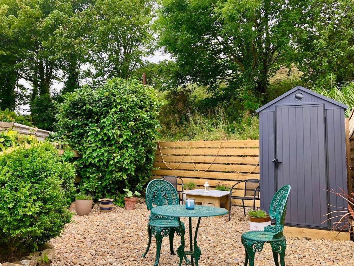 Knocker Cottage Is A 3 Bedroom Made Up Of 1 Double Bedroom And 2 Small Double Bedrooms In Small Village 10 Min To Beaches Camborne Exterior foto